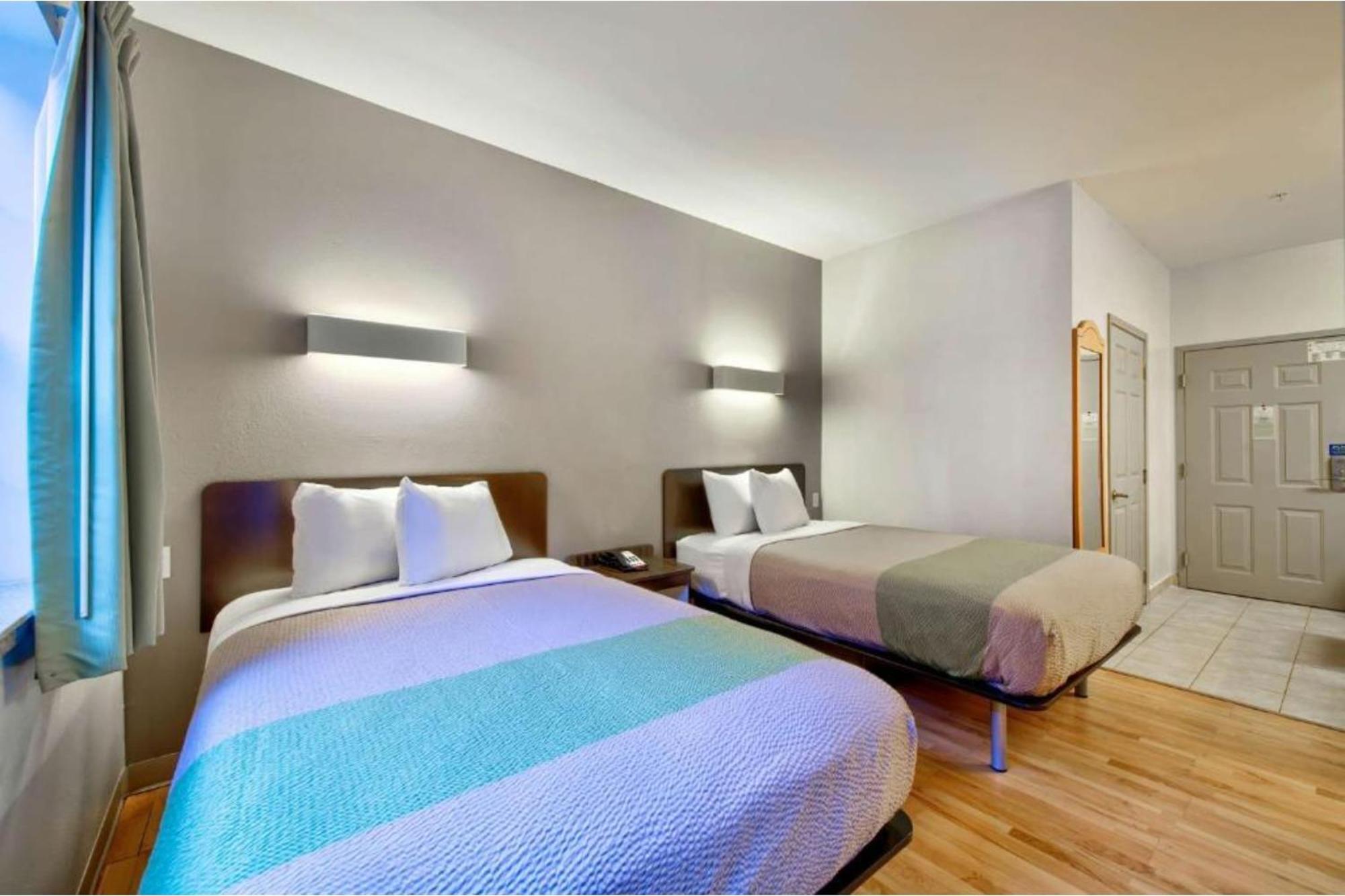 Готель Oyo Townhouse Beaumont Medical Center Area Екстер'єр фото