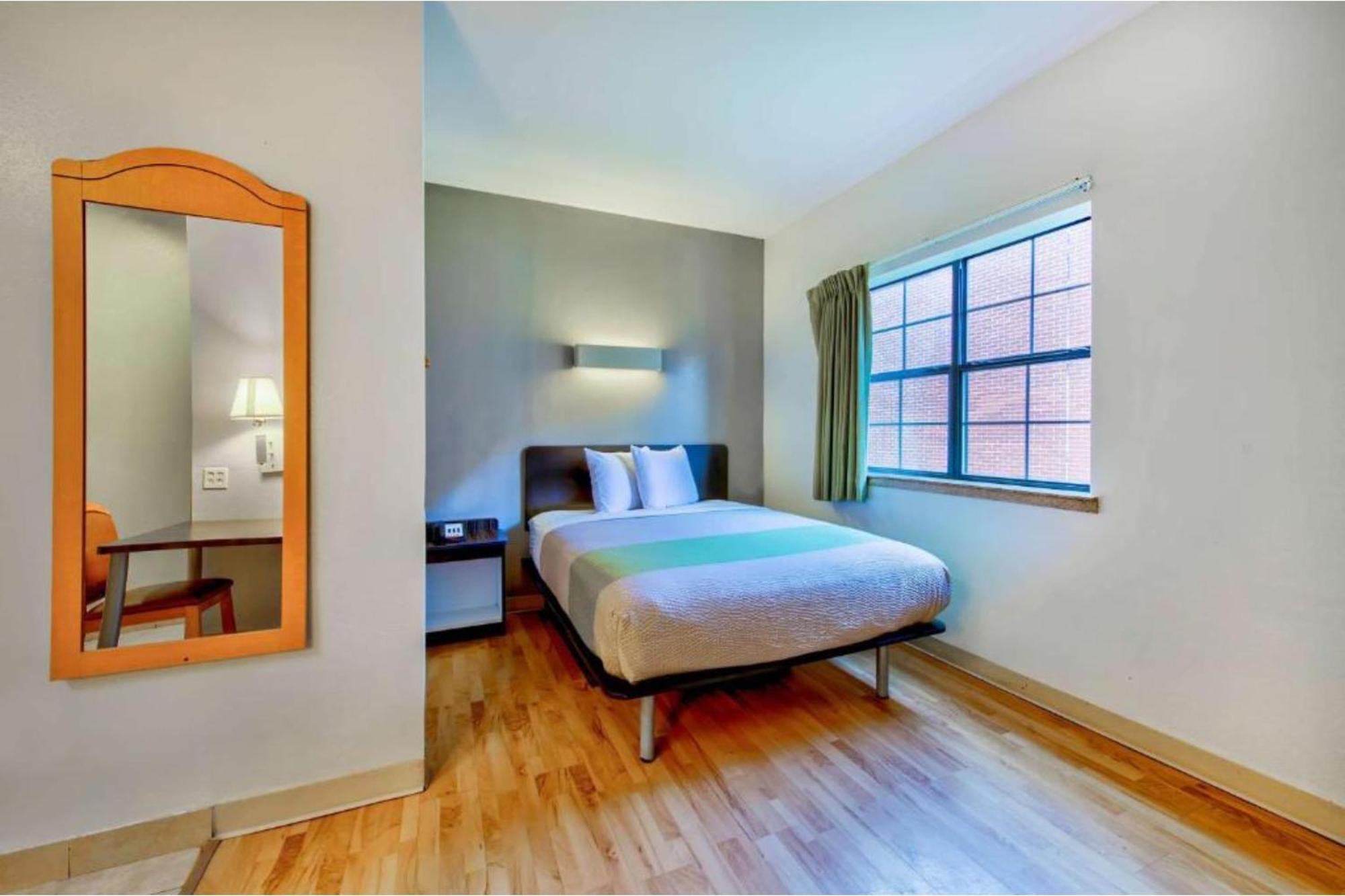Готель Oyo Townhouse Beaumont Medical Center Area Екстер'єр фото