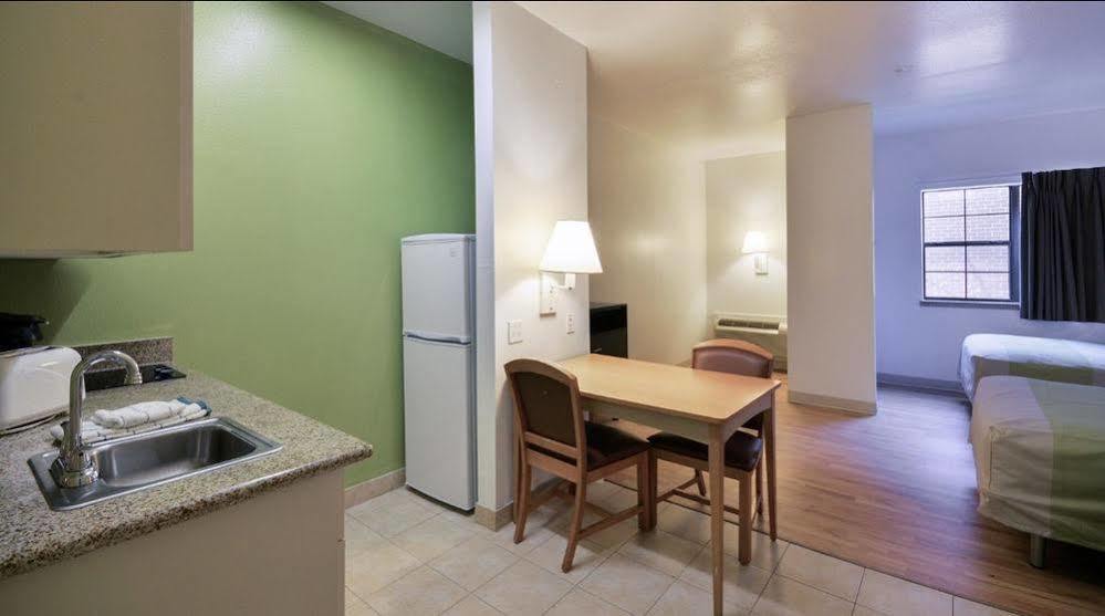 Готель Oyo Townhouse Beaumont Medical Center Area Екстер'єр фото