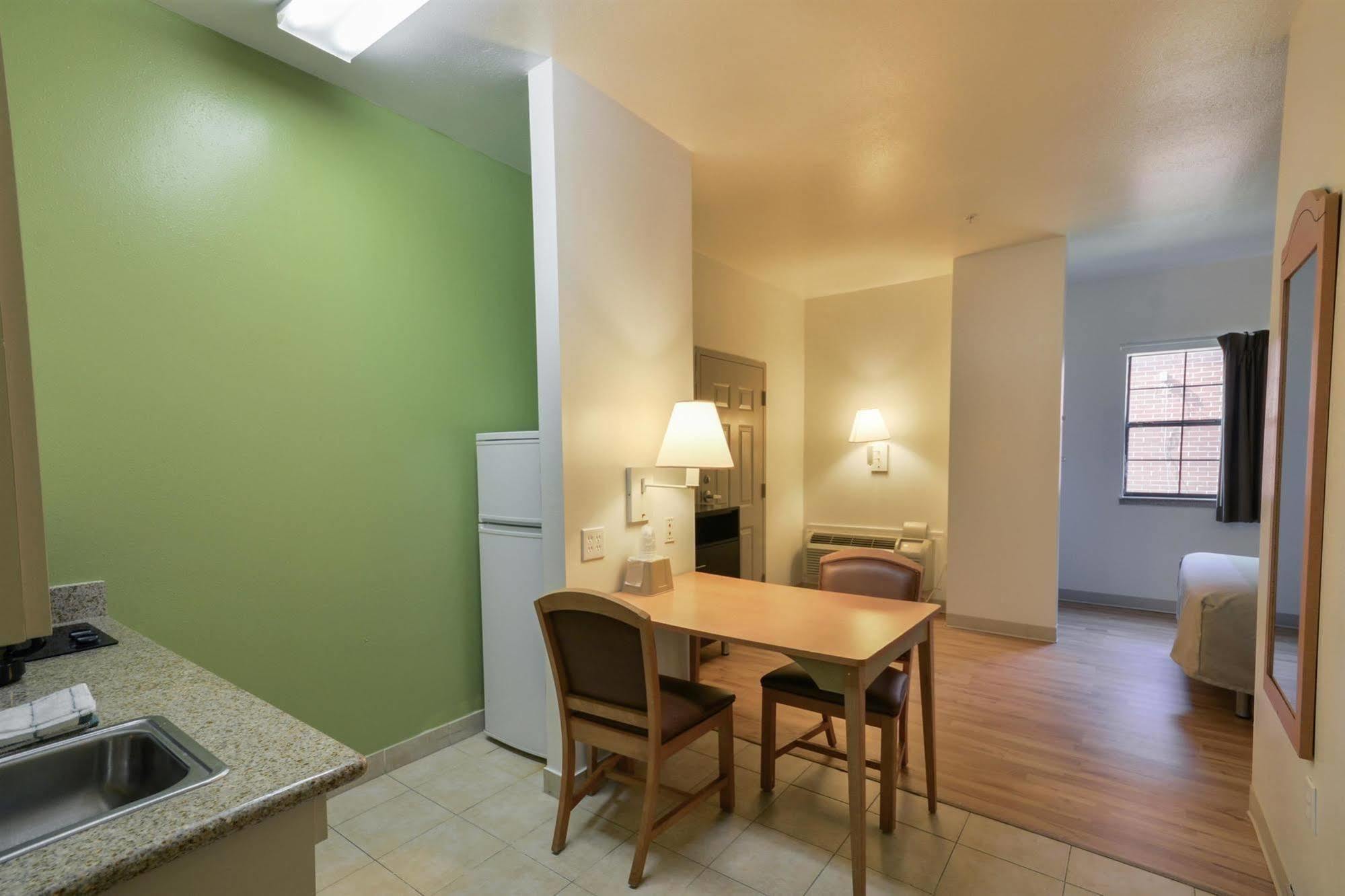 Готель Oyo Townhouse Beaumont Medical Center Area Екстер'єр фото